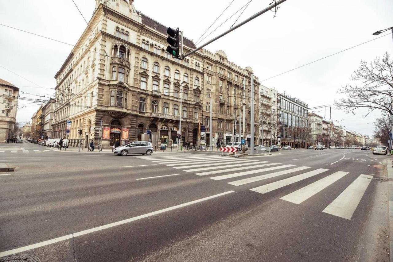 Newly Refurbished Home At Superb Location Budapest Exterior photo